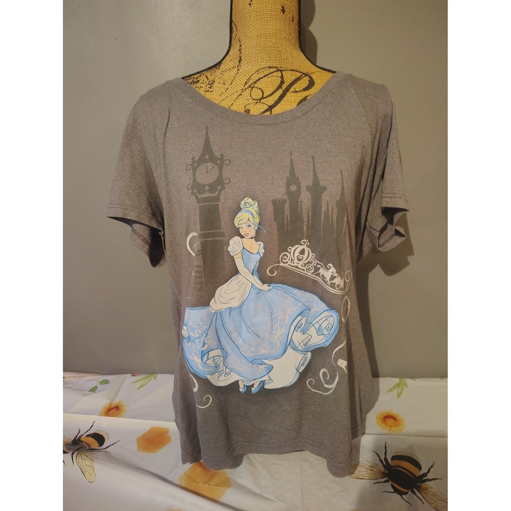 Disney Store Cinderella Graphic T-Shirt Gray Castle Clock 2XL
